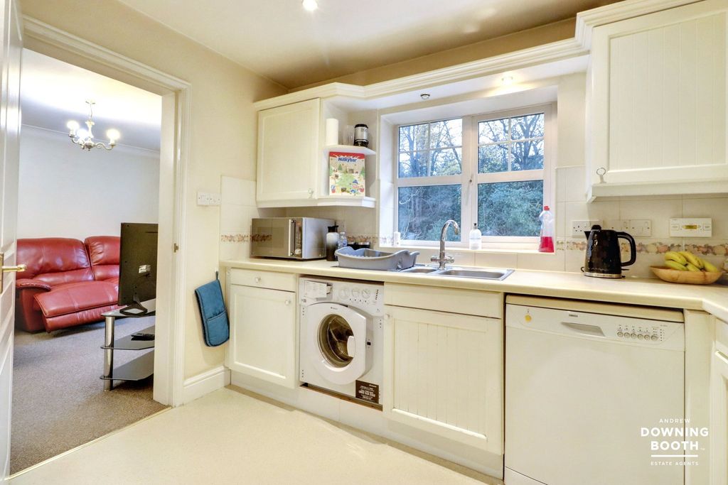 Additional image 13 of 2 bed flat for saleHorsley Road, Streetly, Sutton Coldfield B74