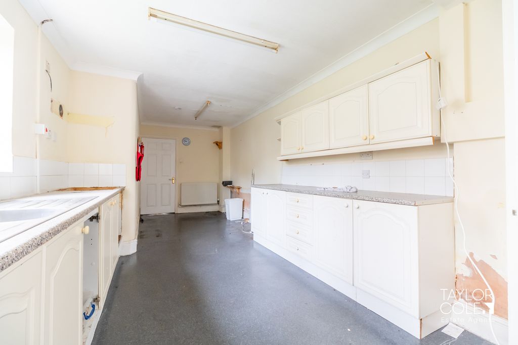 Additional image 7 of 4 bed terraced house for saleVictoria Road, Tamworth B79