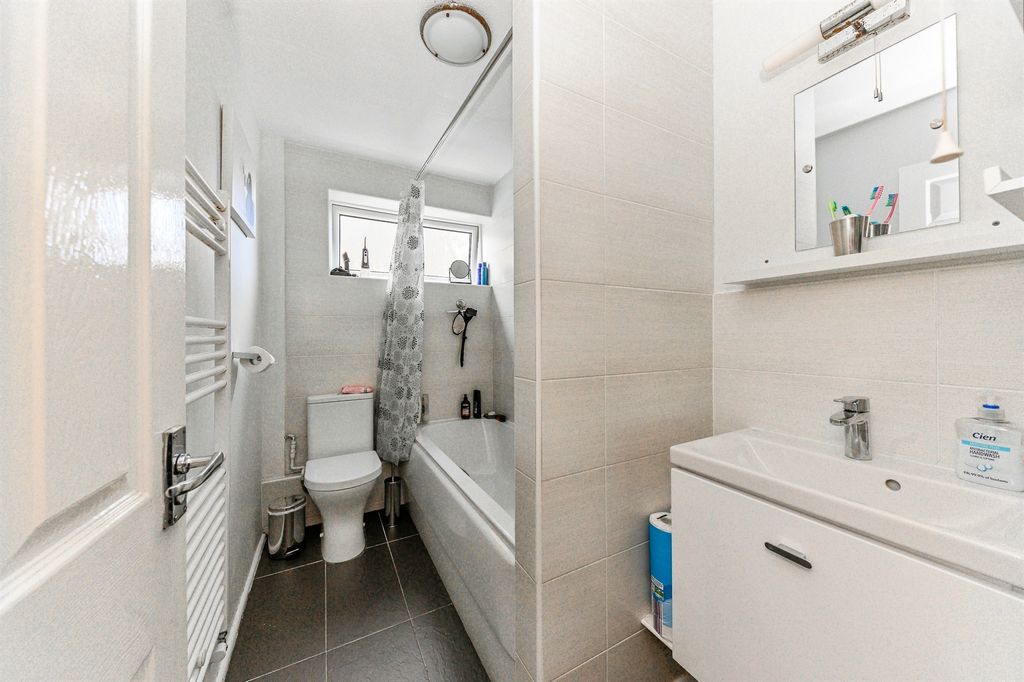 Additional image 7 of 3 bed semi-detached house for saleNewham Road, Stamford PE9