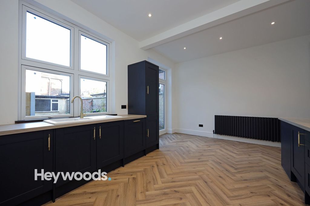 Additional image 2 of 3 bed semi-detached house for saleHigh Street, Wolstanton, Newcastle Under Lyme ST5
