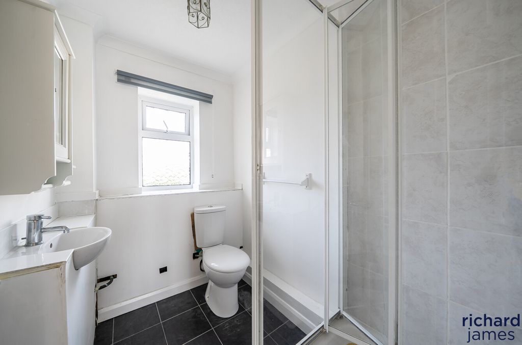 Additional image 10 of 2 bed flat for saleHigh Street, Wroughton, Swindon SN4
