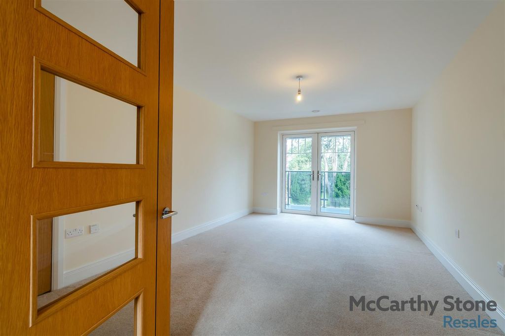 Additional image 2 of 1 bed flat for saleWolsey Court, Knighton Park Road, Leicester LE2