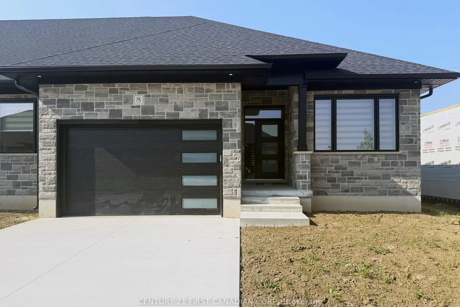 Additional image 2 of 32 Postma Crescent 8