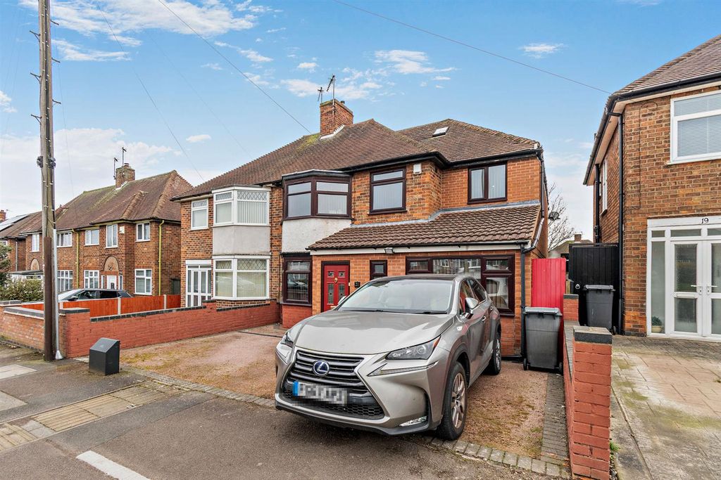 4 bed property for saleColchester Road, Leicester LE5