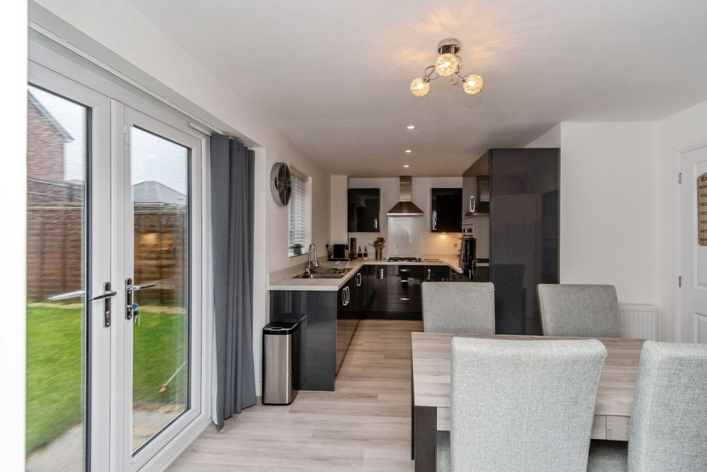 3 bed detached house for saleTomkinson Heights, Hednesford, Cannock, Staffordshire WS12 photo 2