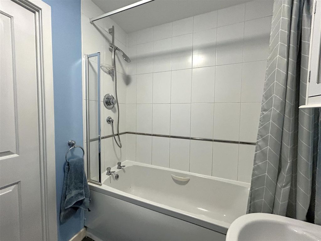 Additional image 9 of 2 bed flat for saleFlowers Yard, Chippenham SN15