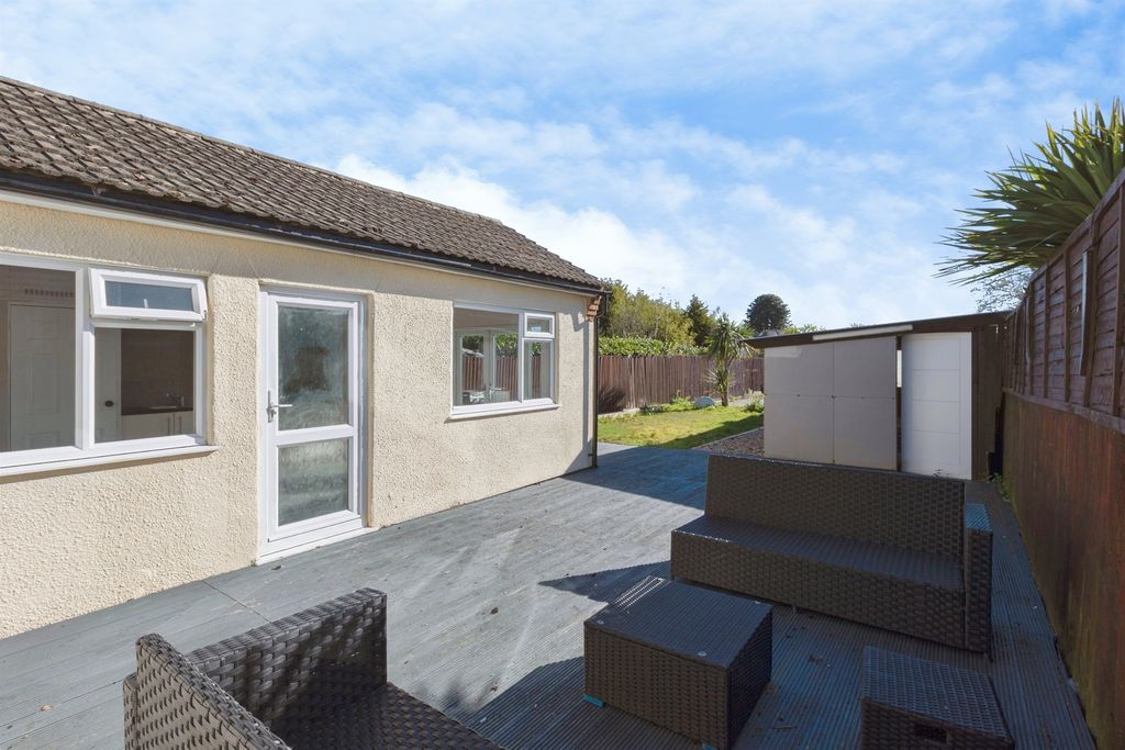 Additional image 16 of 4 bed semi-detached house for saleLoughborough Road, Birstall, Leicester LE4