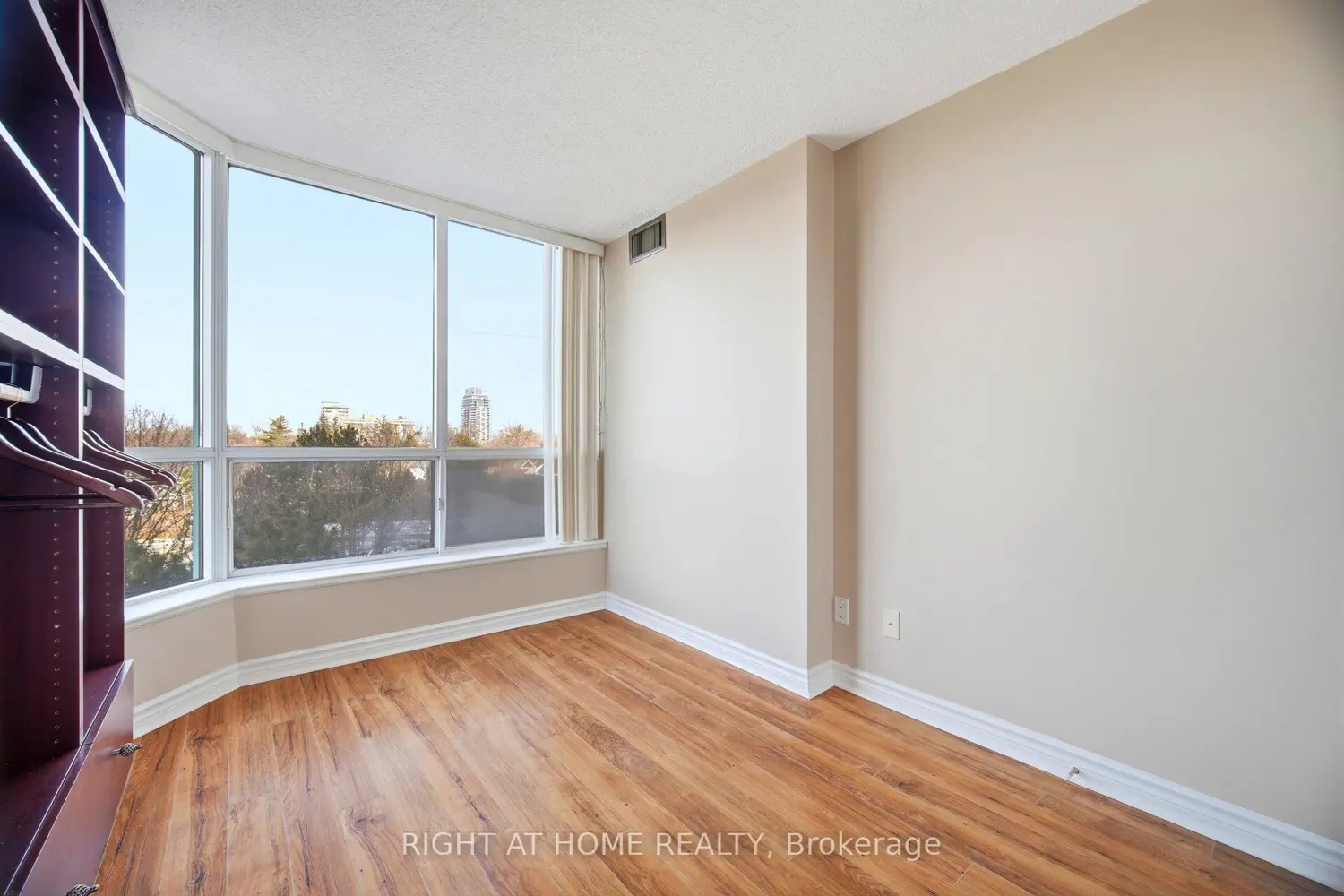 Additional image 15 of 1276 Maple Crossing Boulevard 514