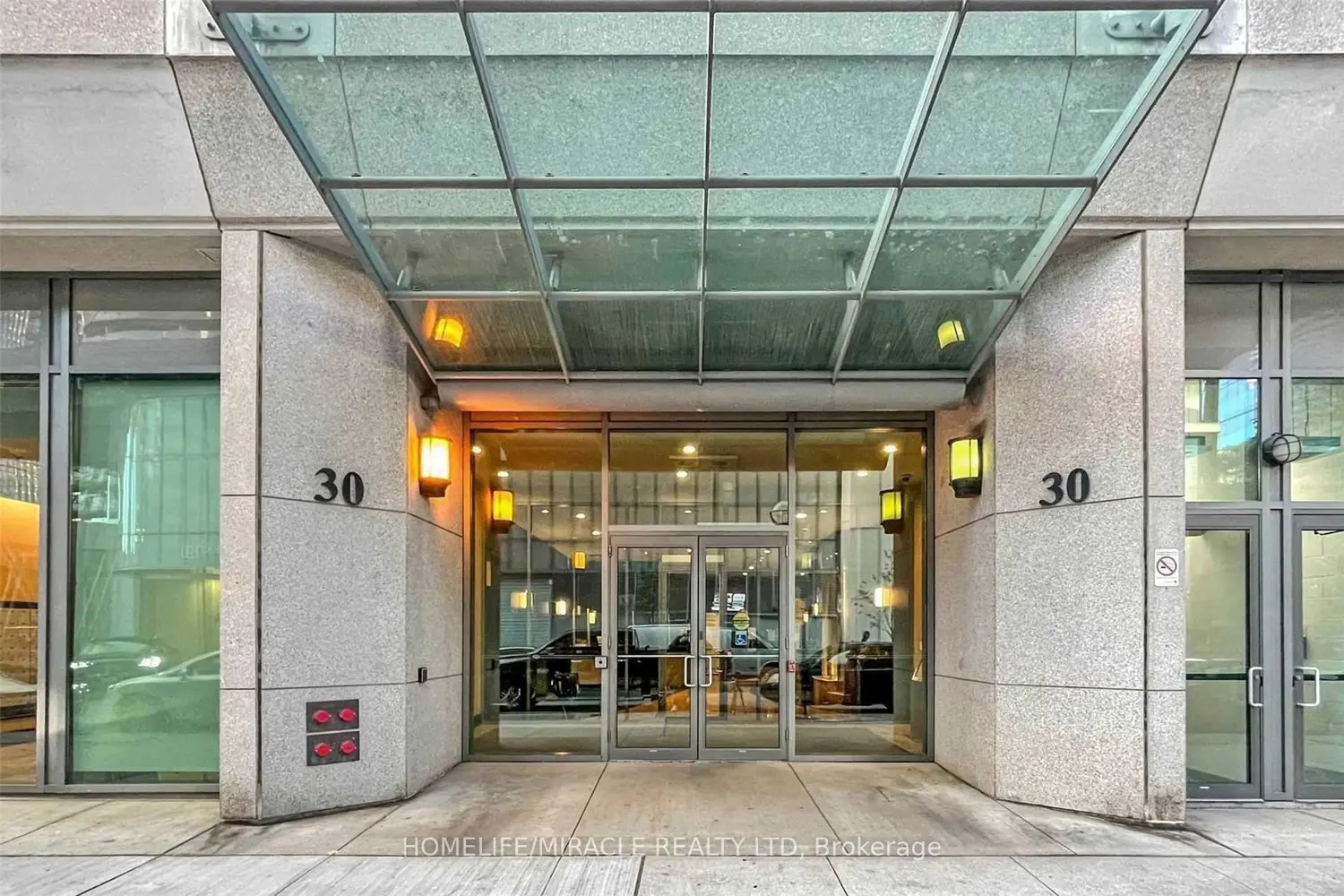 Additional image 2 of 30 Grand Trunk Crescent 1509