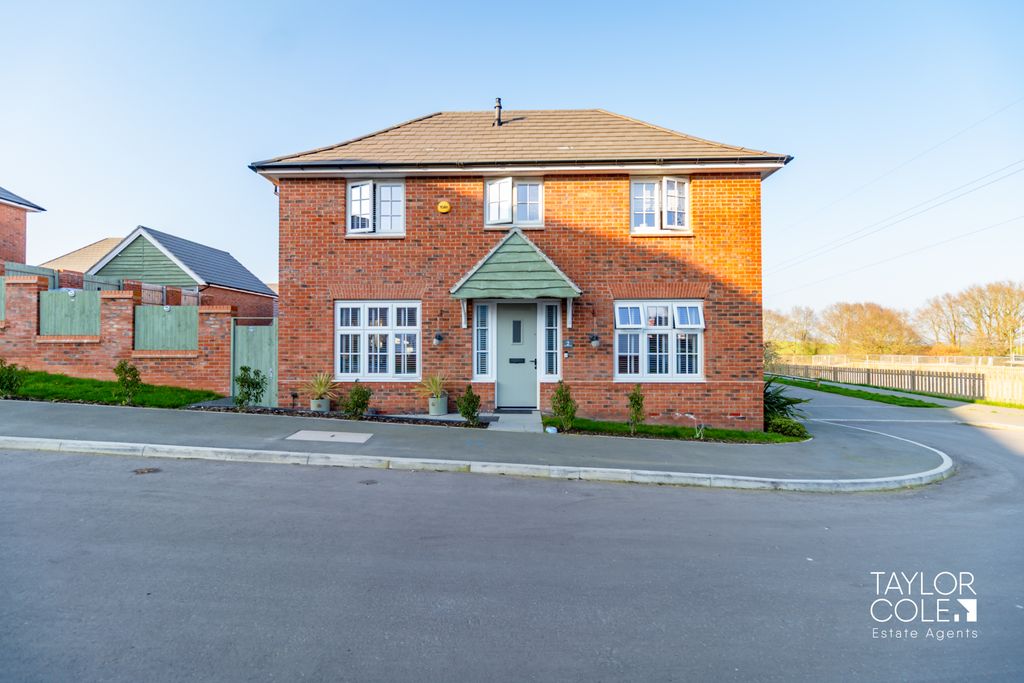 Additional image 28 of 3 bed detached house for saleStretton Close, Amington, Tamworth B77