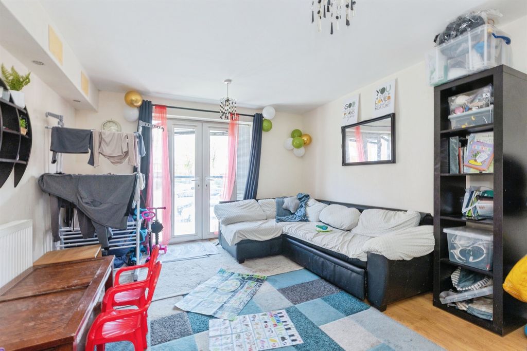 1 bed flat for salePavilion Close, Leicester LE2 photo 2