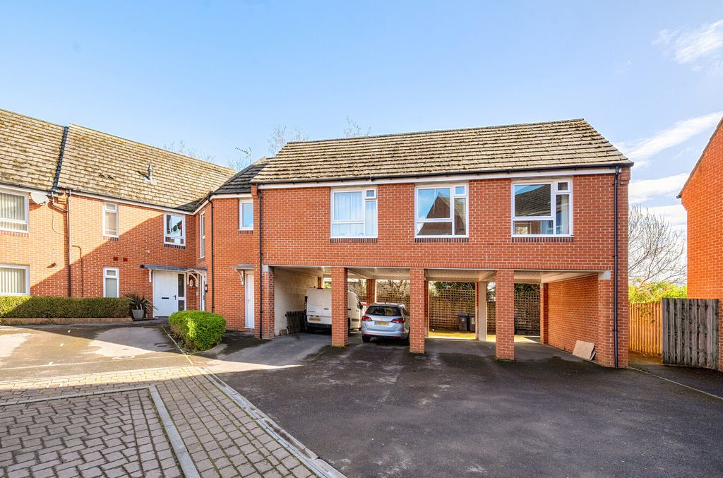 2 bed flat for saleFlax Mill Park, Devizes, Wiltshire SN10