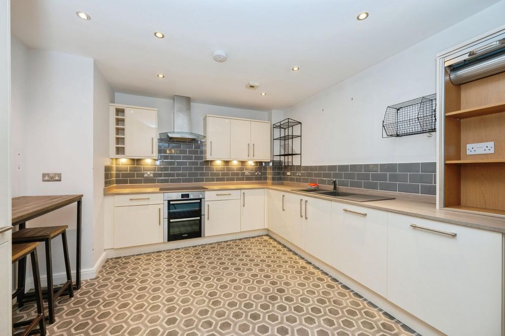 Additional image 9 of 2 bed flat for saleWade Street, Lichfield WS13