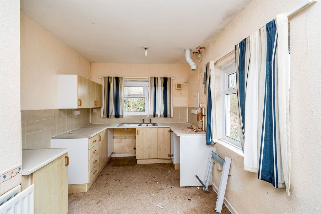 Additional image 4 of 3 bed semi-detached bungalow for saleSpringhill Lane, Lower Penn, Wolverhampton WV4