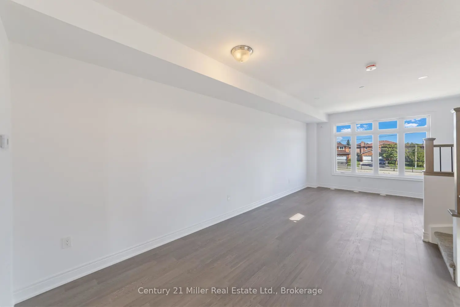 Additional image 9 of 2140 Trafalgar Road 42