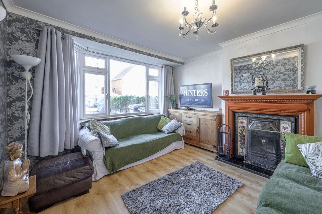 Additional image 2 of 4 bed property for saleSandringham Road, Wombourne, Wolverhampton WV5