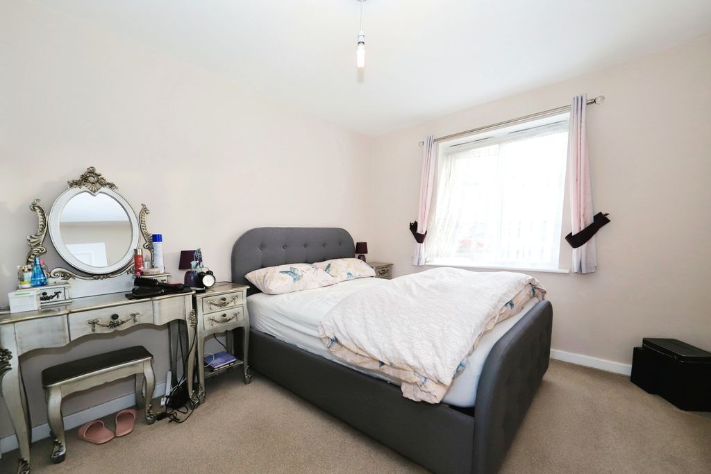 Additional image 9 of 2 bed flat for saleAkron Drive, Wolverhampton, West Midlands WV10
