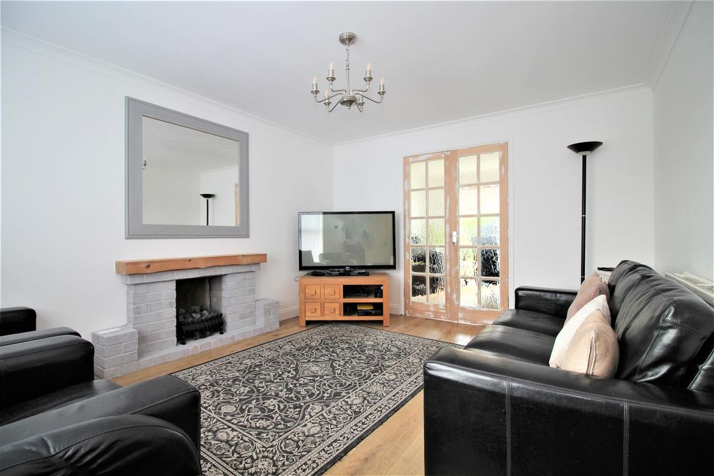 3 bed detached house for saleMeadowsweet Road, Hamilton, Leicester LE5