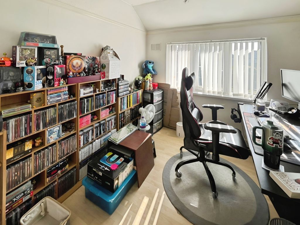 Additional image 7 of 3 bed semi-detached house for saleStonehill Avenue, Birstall, Leicester LE4