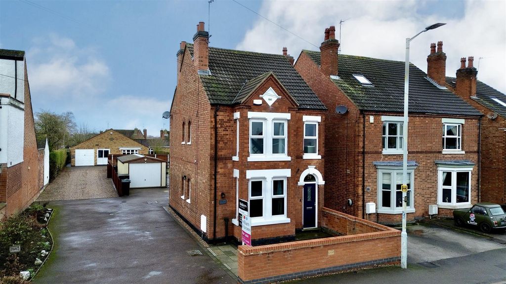 2 bed detached house for saleLeicester Road, Shepshed, Loughborough LE12