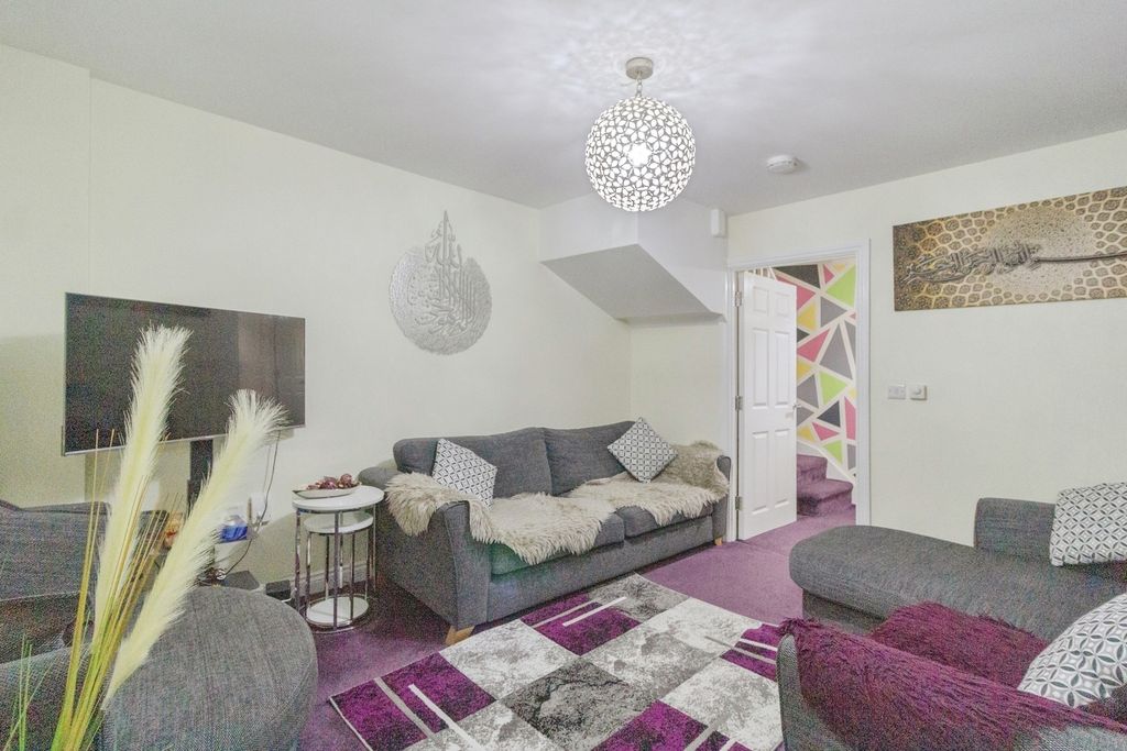 Additional image 2 of 3 bed semi-detached house for saleWoodland Road, Leicester, Leicestershire LE5