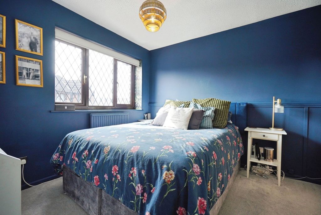 Additional image 4 of 3 bed semi-detached house for saleSeymour Avenue, Burton-On-Trent, Staffordshire DE14