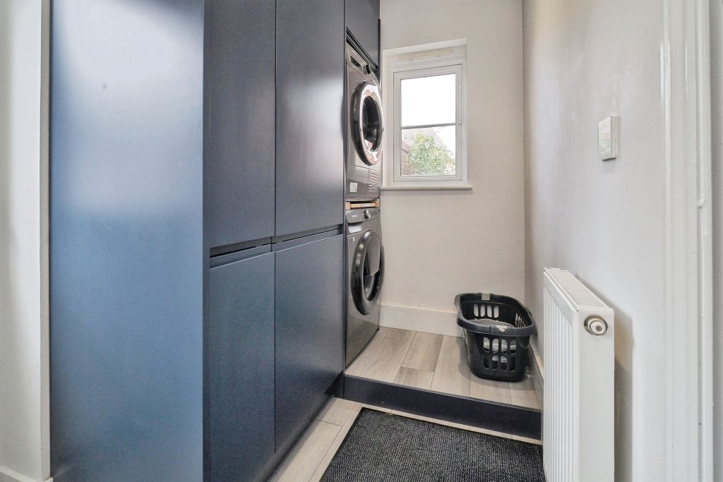 Additional image 7 of 5 bed detached house for saleHolloway Close, Amesbury, Salisbury SP4