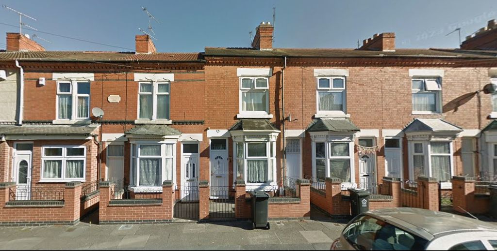 3 bed terraced house for saleLancashire Street, Leicester LE4