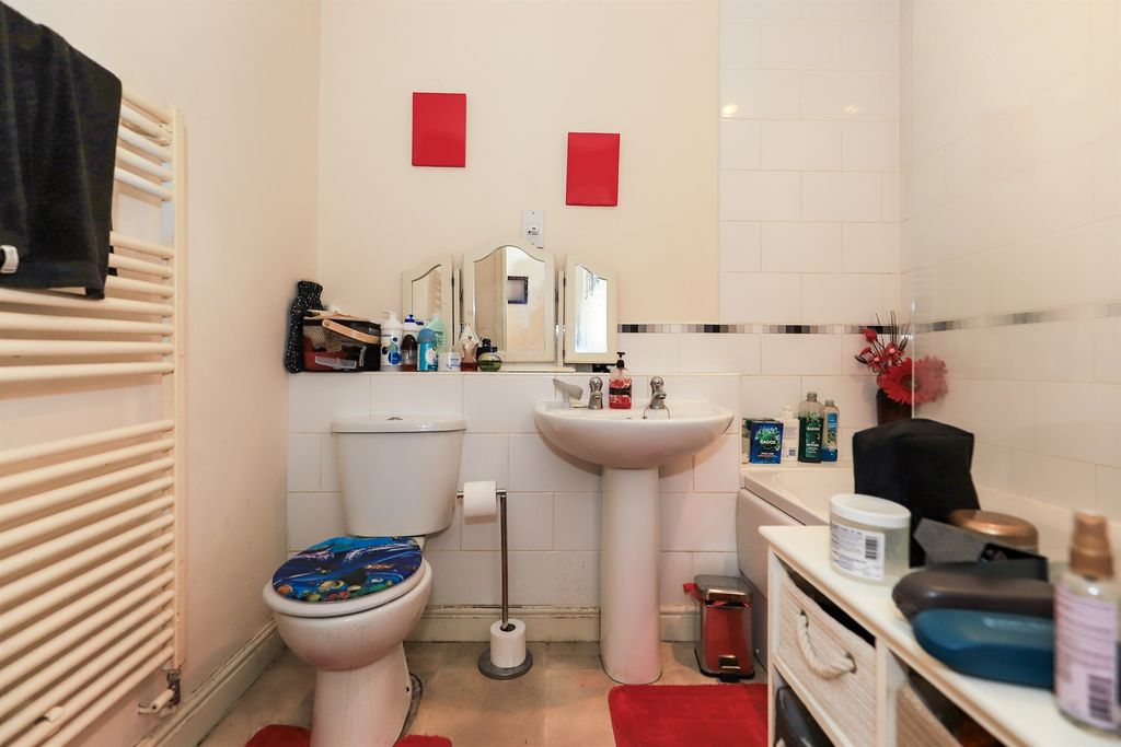 Additional image 7 of 2 bed flat for salePrestwood Road, Near New Cross Wednesfield, Wolverhampton WV11