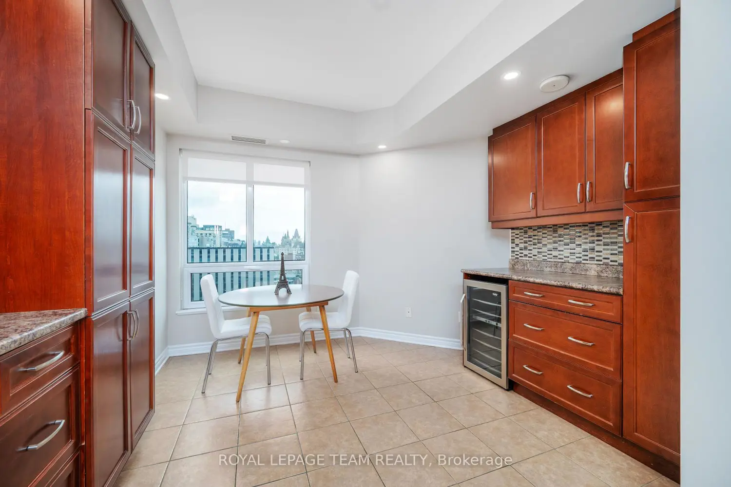 Additional image 6 of 200 Rideau Street 1704