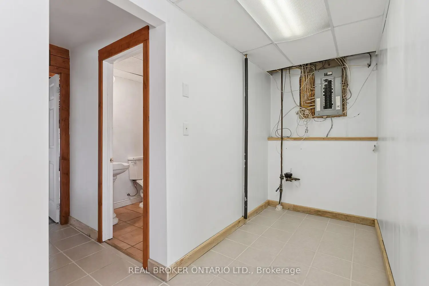Additional image 8 of 379 Southworth Street