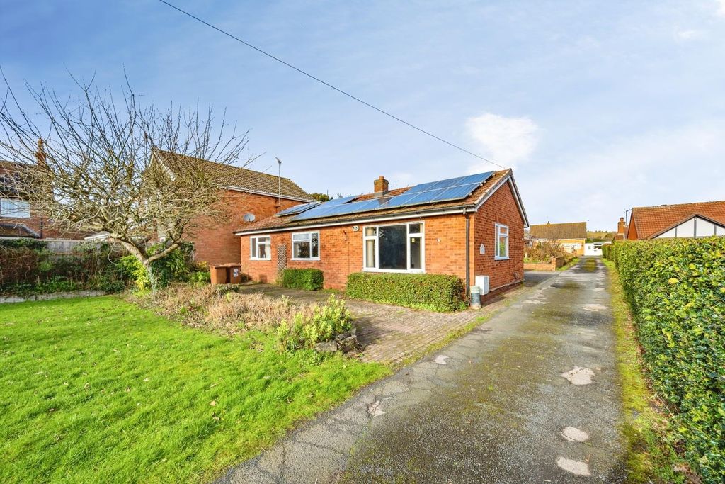 3 bed detached bungalow for saleStafford Road, Lichfield WS13