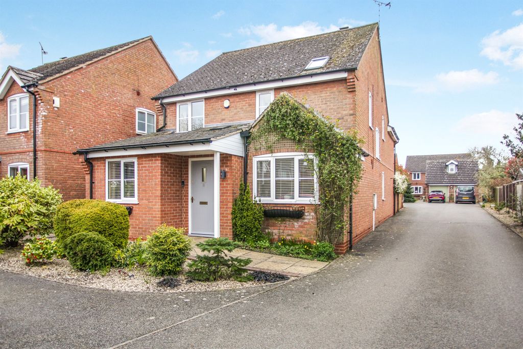 5 bed detached house for saleCherry Tree Close, Husbands Bosworth, Lutterworth LE17