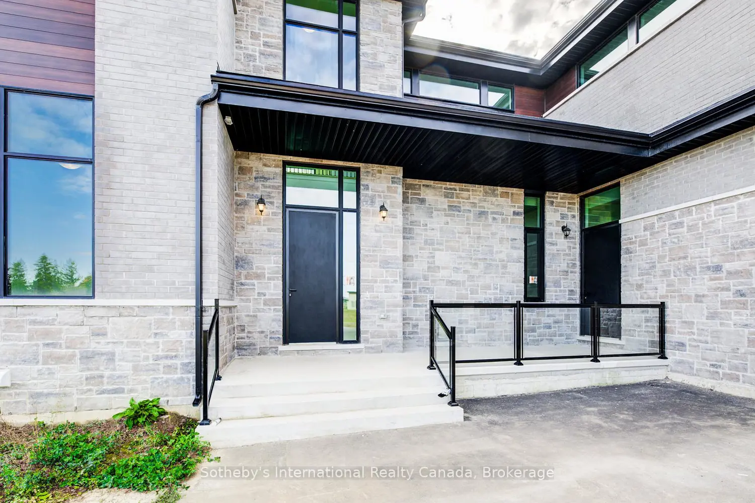 6 Sugarbush Court