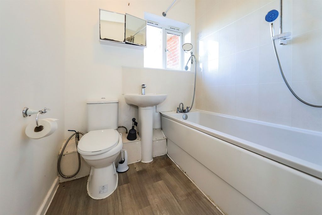 Additional image 11 of 2 bed flat for saleGrayling Walk, Wednesfield, Wolverhampton WV10