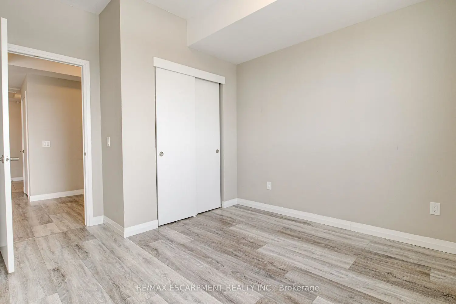 Additional image 11 of 108 Garment Street 1007