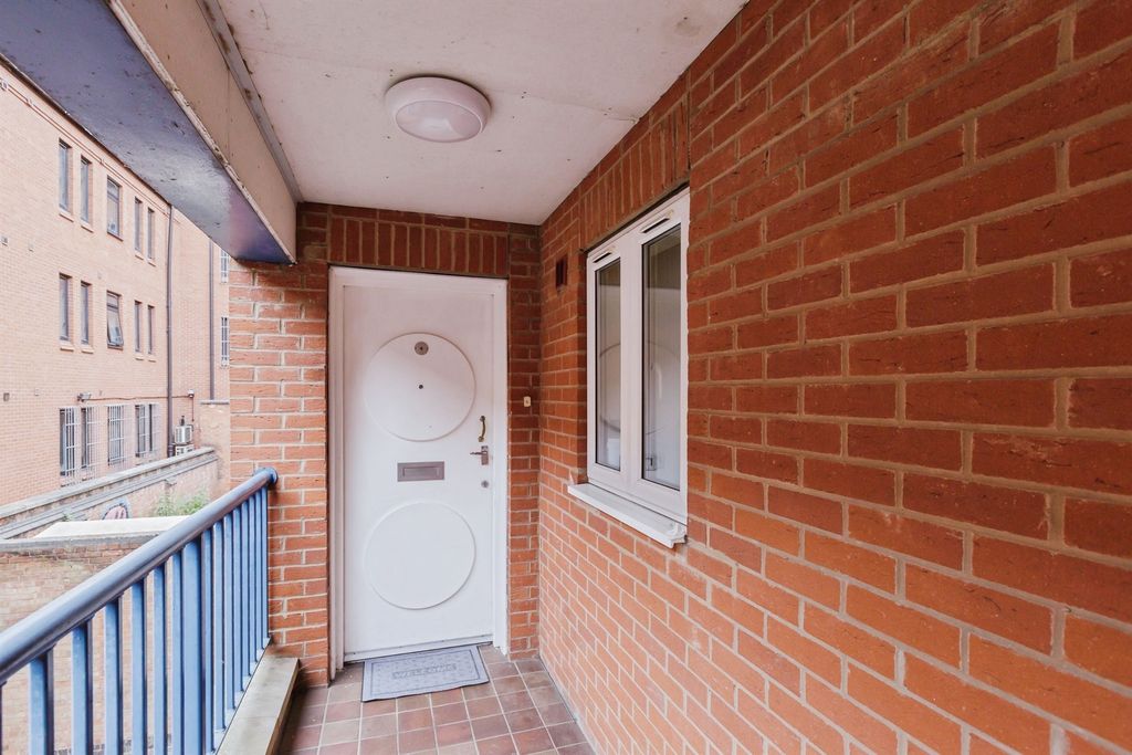 Additional image 2 of 2 bed flat for saleNorton Street, Leicester LE1