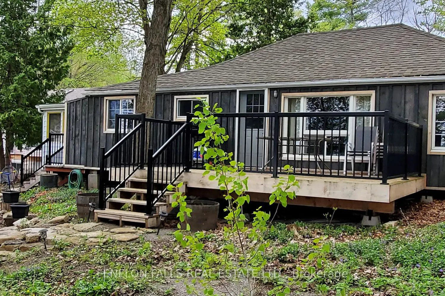 168 Lakebreeze Road