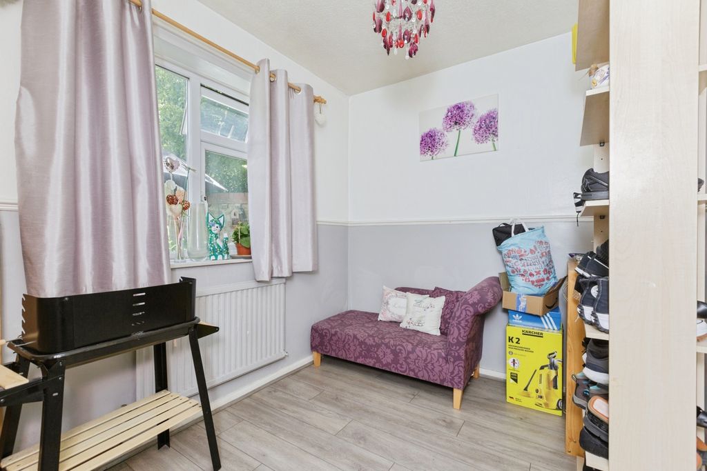 Additional image 11 of 5 bed semi-detached house for salePitchens Close, Leicester, Leicestershire LE4