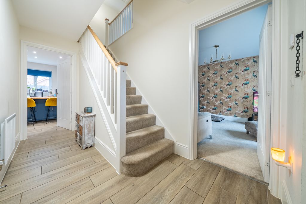 Additional image 2 of 3 bed detached house for saleHadrian Way, Nuneaton, Warwickshire CV11