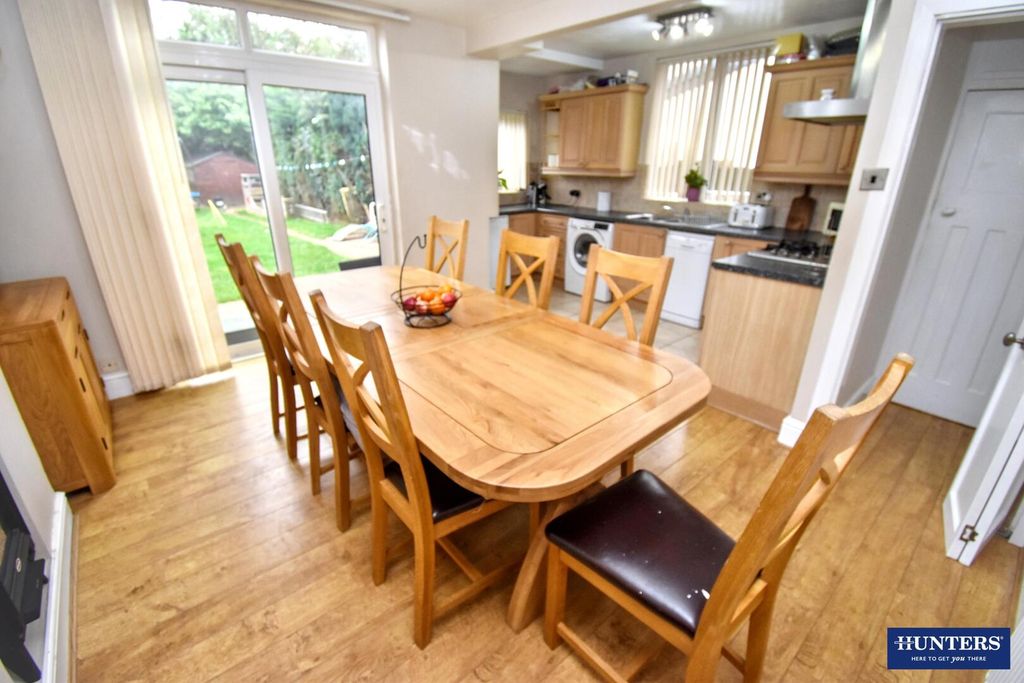 Additional image 5 of 3 bed semi-detached house for saleOakleigh Avenue, Glen Parva, Leicester LE2