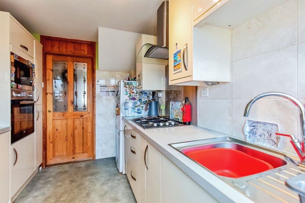 Additional image 5 of 3 bed end terrace house for saleAnne Road, Stamford PE9