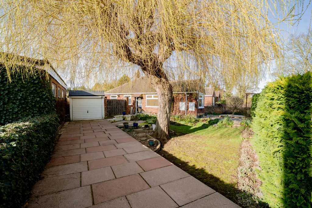 3 bed semi-detached bungalow for saleCollege Road, Syston, Leicestershire LE7