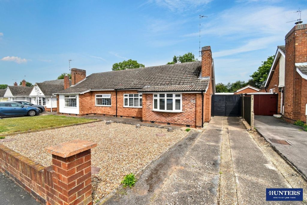2 bed semi-detached bungalow for saleDorset Avenue, Wigston LE18