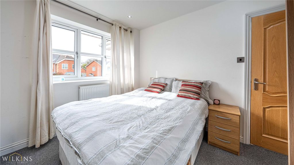 Additional image 26 of 4 bed semi-detached house for saleSuffolk Way, Tamworth, Staffordshire B78
