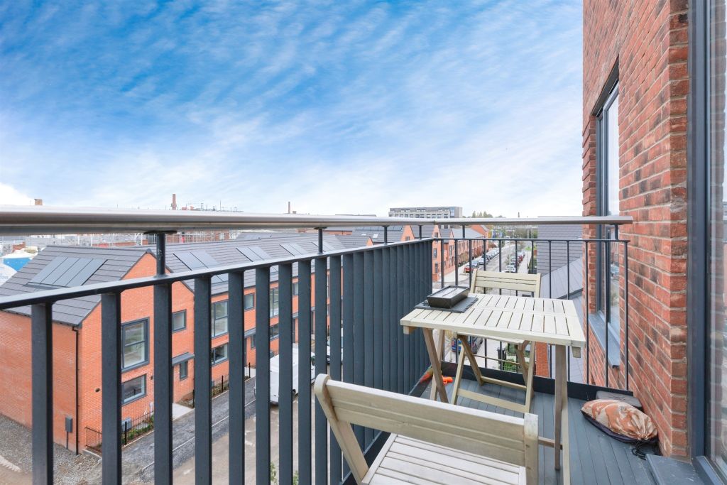 2 bed flat for salePingle Wharf Approach, Leicester LE3 photo 4