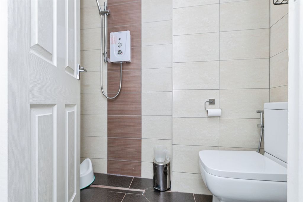 Additional image 14 of 4 bed semi-detached house for saleScraptoft Lane, Leicester LE5