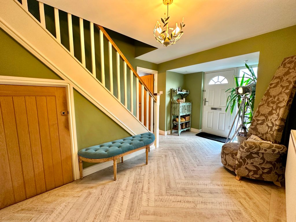 7 bed detached house for saleThe Croft, Engine Meadow WV11 photo 2