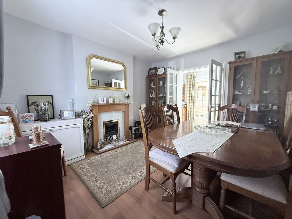 3 bed detached house for saleDevizes Road, Box SN13 photo 3
