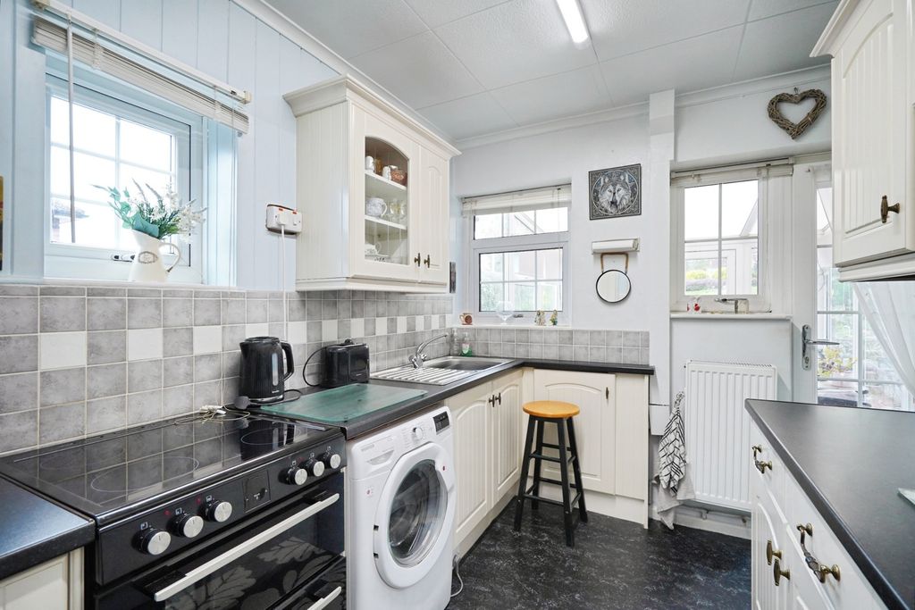 Additional image 4 of 3 bed semi-detached house for saleLeicester Road, Coalville, Leicestershire LE67